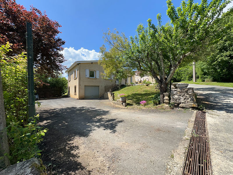 galerie-gite-jeandree-exterieurs-14 Cuisine du Gîte Jeandrée avec piscine à Vitrac en Périgord